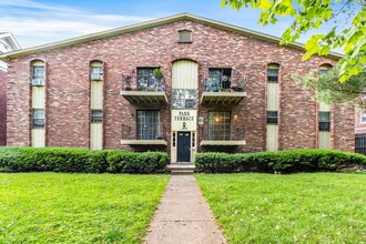 Park Terrace in Louisville, KY - Building Photo - Building Photo