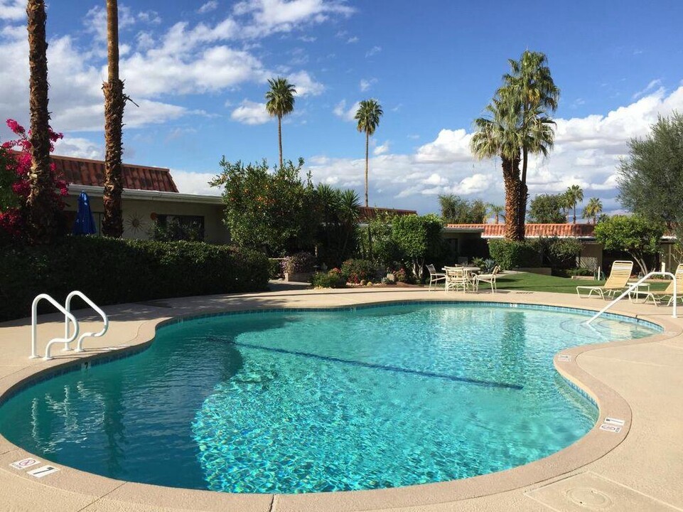 45810 Ocotillo Dr in Palm Desert, CA - Building Photo