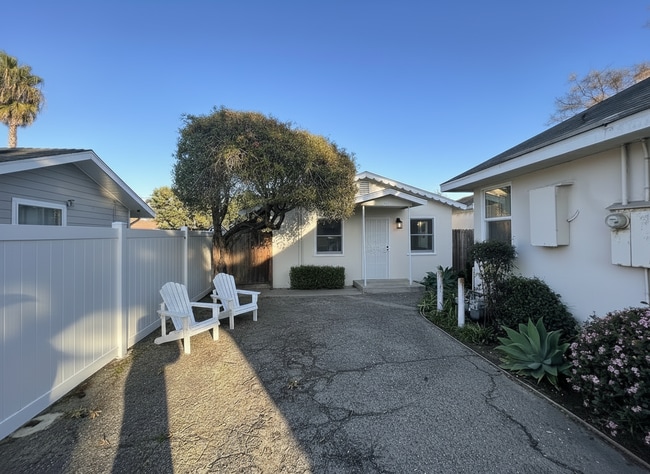 1776 Anaheim Ave in Costa Mesa, CA - Building Photo - Building Photo