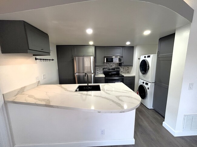 3719 Oak Creek Dr in Ontario, CA - Building Photo - Building Photo