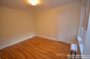 1175 Boylston St, Unit 3 in Boston, MA - Building Photo