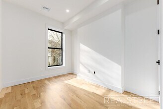 1172 Fulton St in Brooklyn, NY - Building Photo - Building Photo