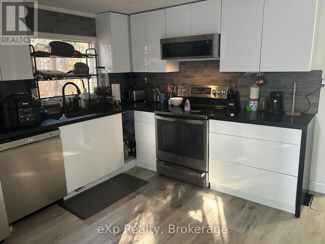 159 Waterloo St in Kitchener, ON - Building Photo - Building Photo