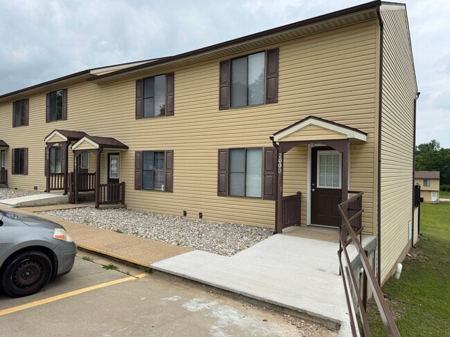 200 Vickie Lynn Ln in St. Robert, MO - Building Photo - Building Photo