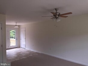 160 Tabasco Ln in Hedgesville, WV - Building Photo - Building Photo