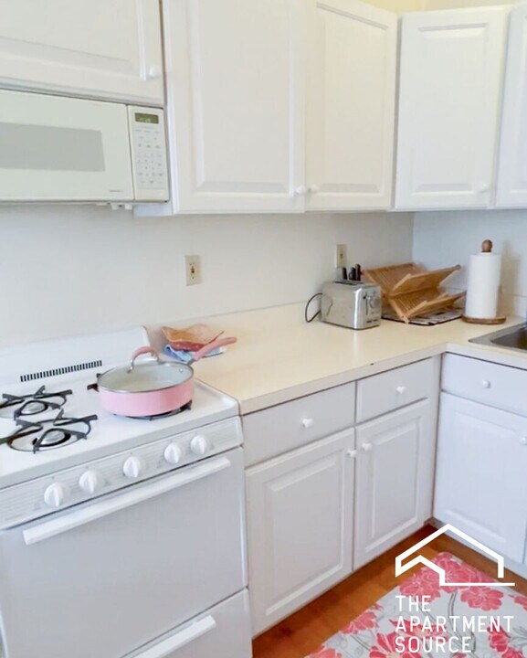 432 W Surf St in Chicago, IL - Building Photo