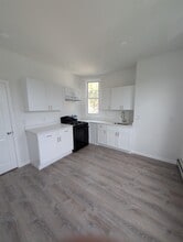 10 Sherman Pl in Jersey City, NJ - Building Photo - Building Photo