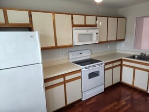 5 Old Knife Ct in Middle River, MD - Building Photo - Building Photo
