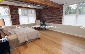 18 Cottage Park Ave, Unit 1 in Cambridge, MA - Foto de edificio - Building Photo