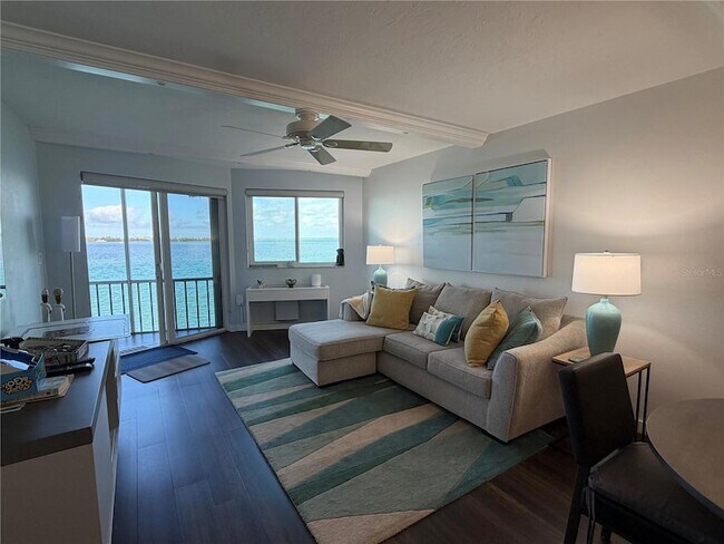 775 John Ringling Blvd, Unit 24 in Sarasota, FL - Foto de edificio - Building Photo