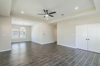 15591 Arrowhead Loop W in Willis, TX - Foto de edificio - Building Photo