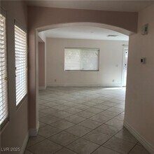 370 Broken Par Dr in Las Vegas, NV - Building Photo - Building Photo