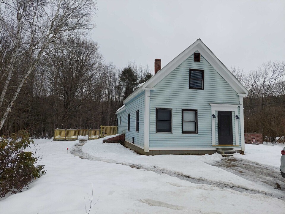 2940 VT-10 in Andover, VT - Building Photo
