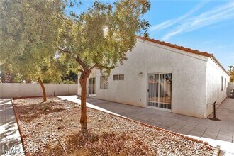 3838 Birchview Ct in Las Vegas, NV - Building Photo - Building Photo