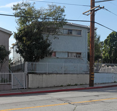 3576 Marguerite St in Los Angeles, CA - Building Photo - Building Photo