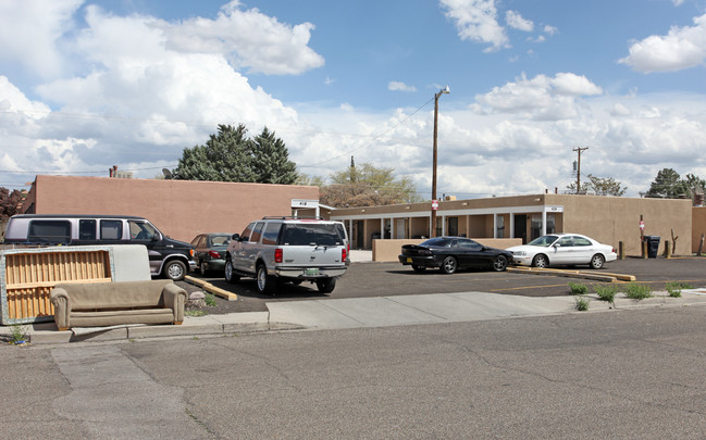 416-420 Arizona St SE in Albuquerque, NM - Foto de edificio - Building Photo