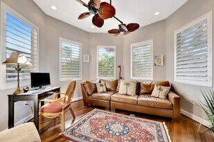 28 Michiana Dr in Terra Ceia, FL - Building Photo