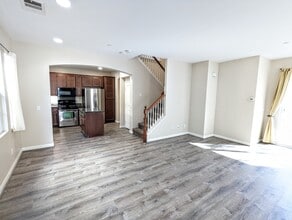 1406 Mosaic Glen in Escondido, CA - Building Photo - Building Photo