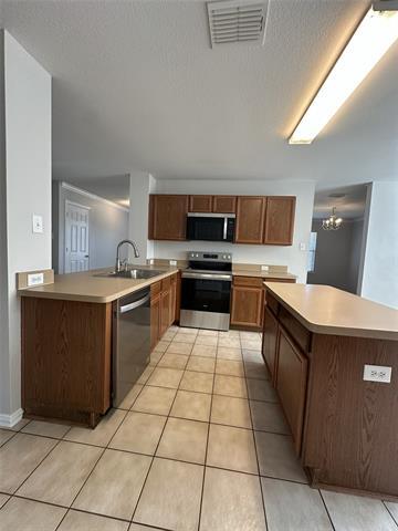 619 Mary Wilson Dr in Lancaster, TX - Building Photo