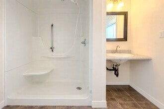 75 Douglas Ave in Fredericton, NB - Building Photo - Building Photo