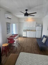 445 NW 125th St in North Miami, FL - Building Photo - Building Photo