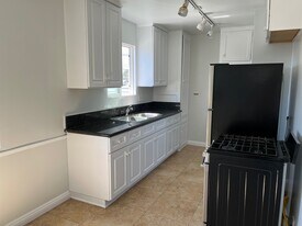 16709 Crenshaw Blvd, Unit 16715 Crenshaw Blvd. in Torrance, CA - Building Photo