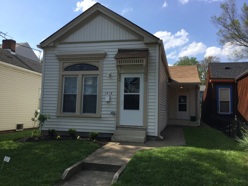1319 Winter Ave in Louisville, KY - Building Photo