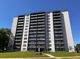 2150 Roche in Mississauga, ON - Building Photo