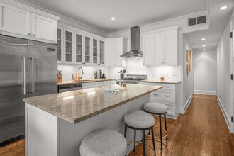 49 W 16th St in New York, NY - Building Photo - Building Photo