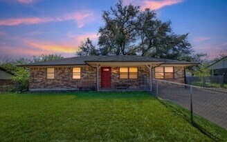 604 Fegan St in Weatherford, TX - Building Photo