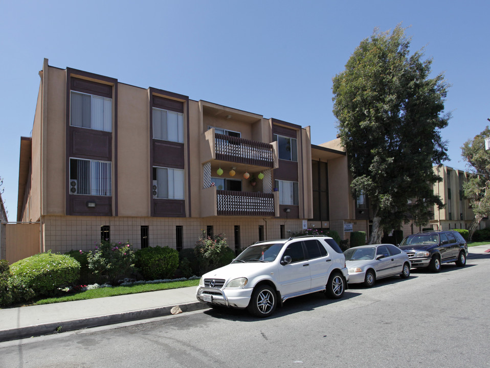 Fountain Villa Apartments in Hawthorne, CA - Building Photo