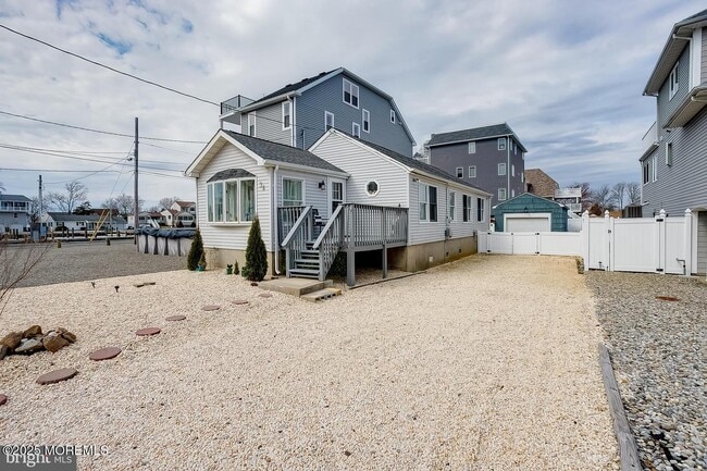 38 Bay Breeze Dr in Toms River, NJ - Building Photo - Building Photo