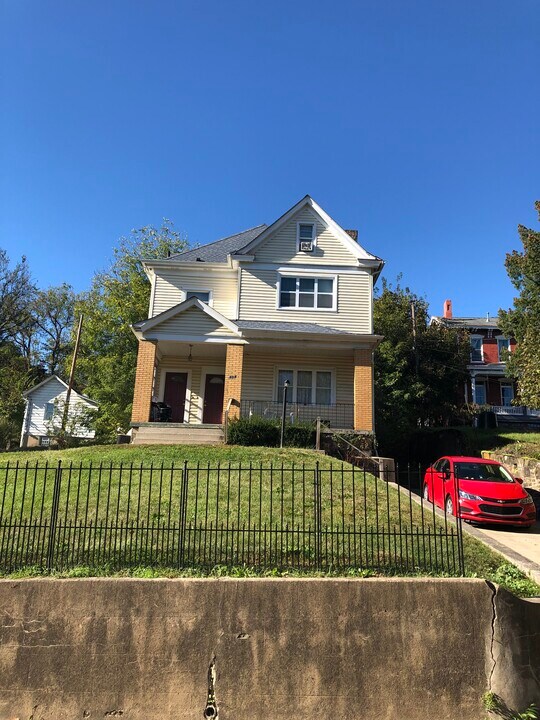 408 5th Ave, Unit 2 in Carnegie, PA - Foto de edificio