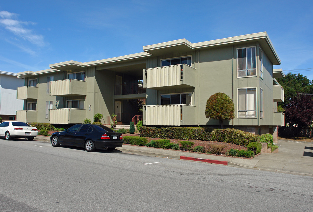 378 Richmond Dr in Millbrae, CA - Building Photo