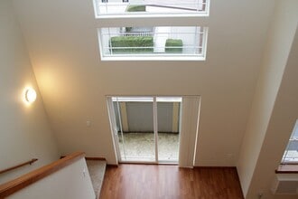 123 NE 172nd Ave in Portland, OR - Foto de edificio - Building Photo