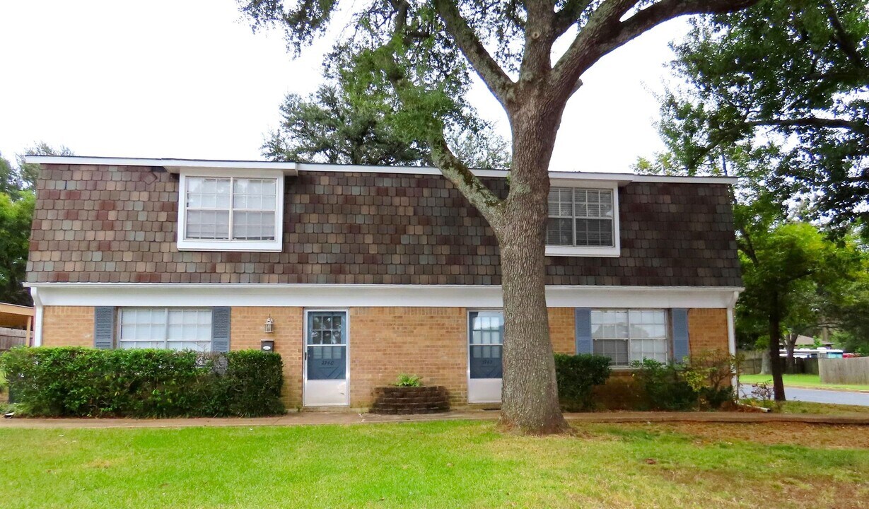 2742 S Donnybrook Ave in Tyler, TX - Foto de edificio