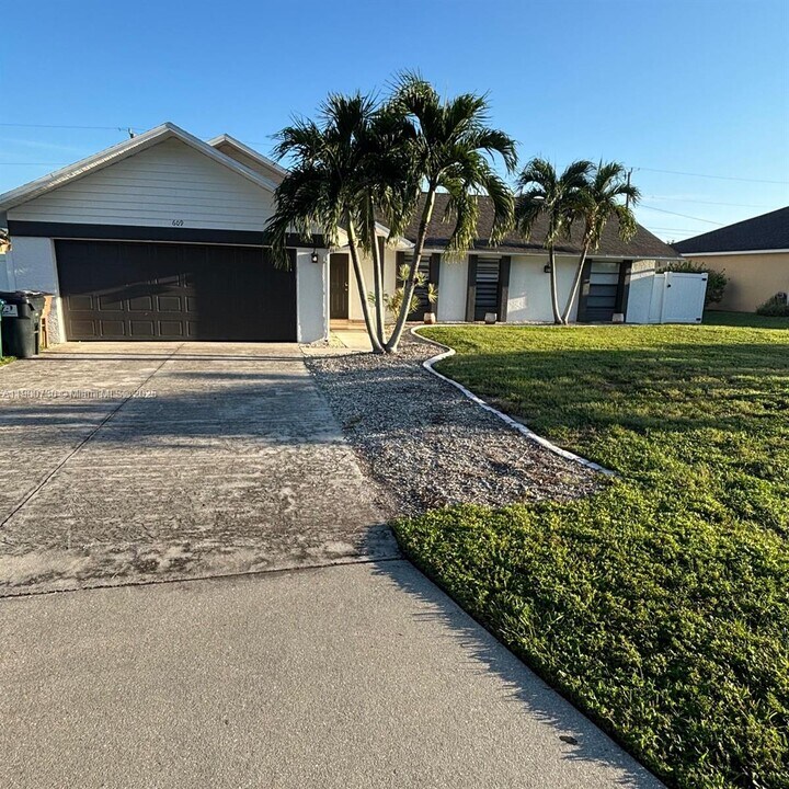 609 SE 2nd St in Cape Coral, FL - Building Photo