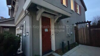 1024 S Prosperity St in Tracy, CA - Building Photo