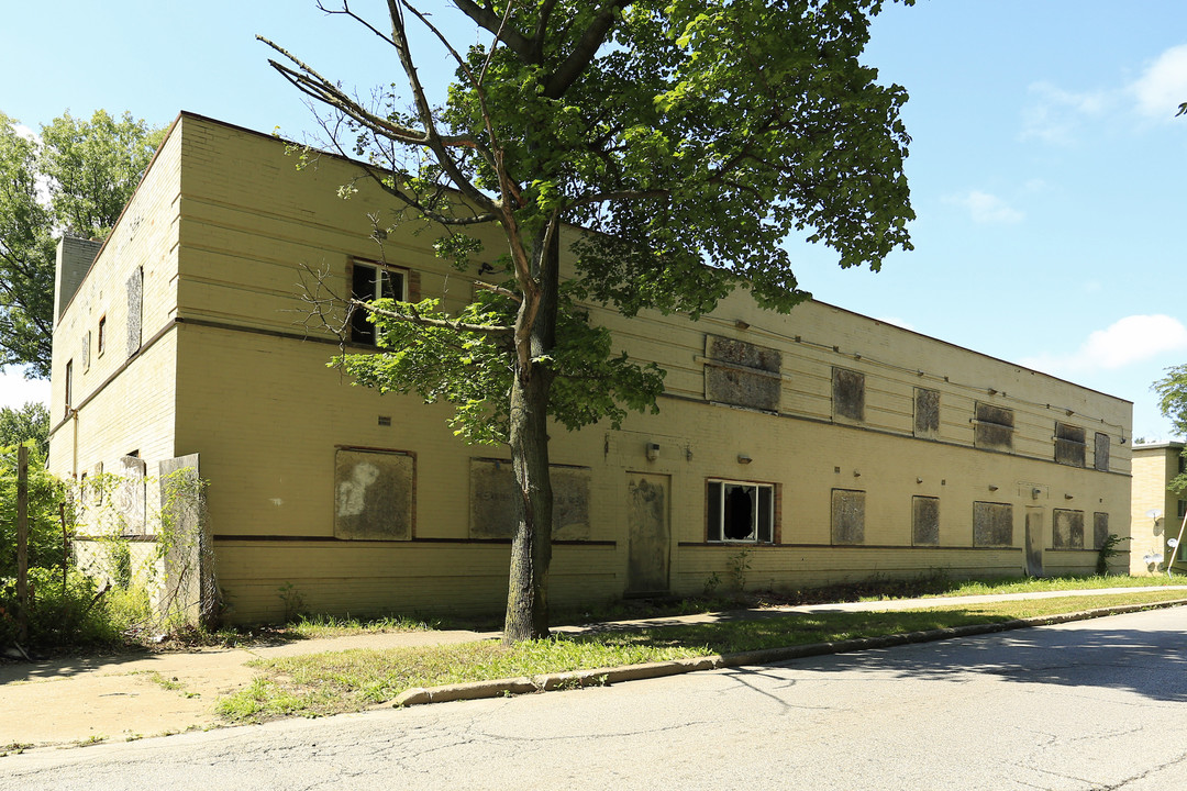 15447 Terrace Rd in East Cleveland, OH - Building Photo