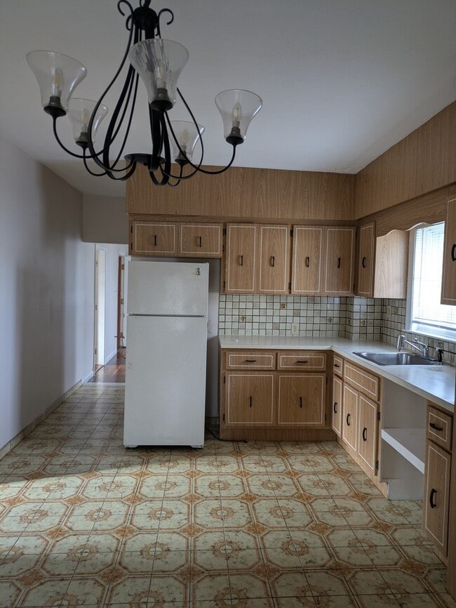 property at 31 Chaucer St