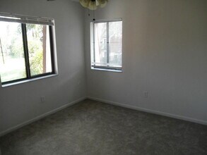 2221 White Pine Cir in Greenacres, FL - Building Photo - Building Photo