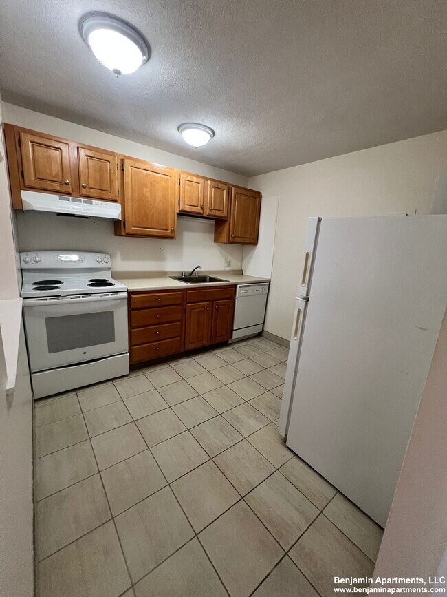 74 Gardner St, Unit 26 in Boston, MA - Building Photo - Building Photo