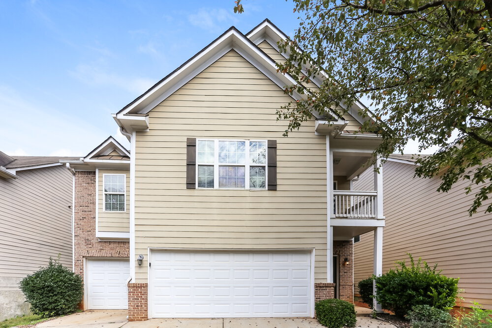 5941 Apple Grove Rd NE in Buford, GA - Foto de edificio