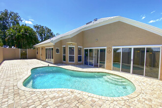 502 Cross Creek Cir in Sebastian, FL - Building Photo - Building Photo