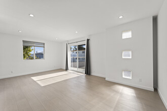 712 Pacific St, Unit # 3 in Santa Monica, CA - Foto de edificio - Building Photo