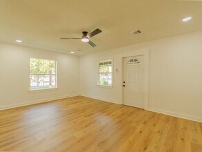 6802 Eastwood St in Houston, TX - Building Photo - Building Photo