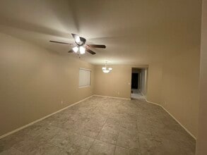 11546 W Longley Ln in Youngtown, AZ - Foto de edificio - Building Photo