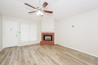 5905 Aloe Ct in Arlington, TX - Foto de edificio - Building Photo