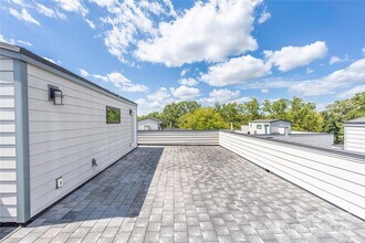 1008 Westbrook Dr in Charlotte, NC - Building Photo - Building Photo