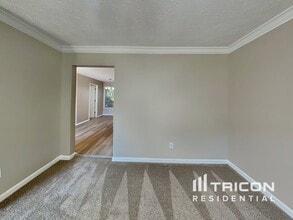1112 Karastan Ct SW in Marietta, GA - Building Photo - Building Photo